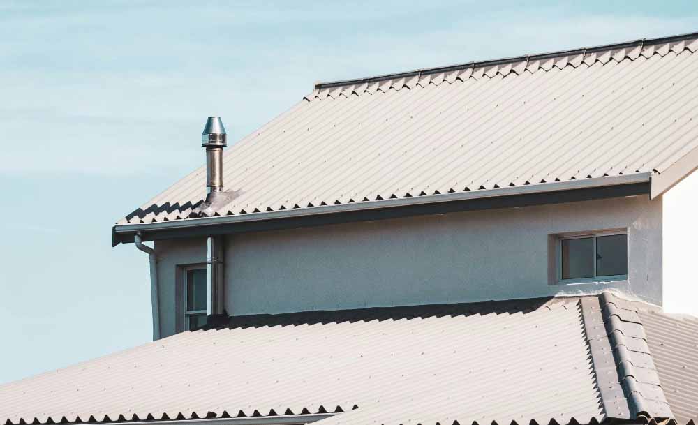 Long run roof in Auckland requiring roof painting service